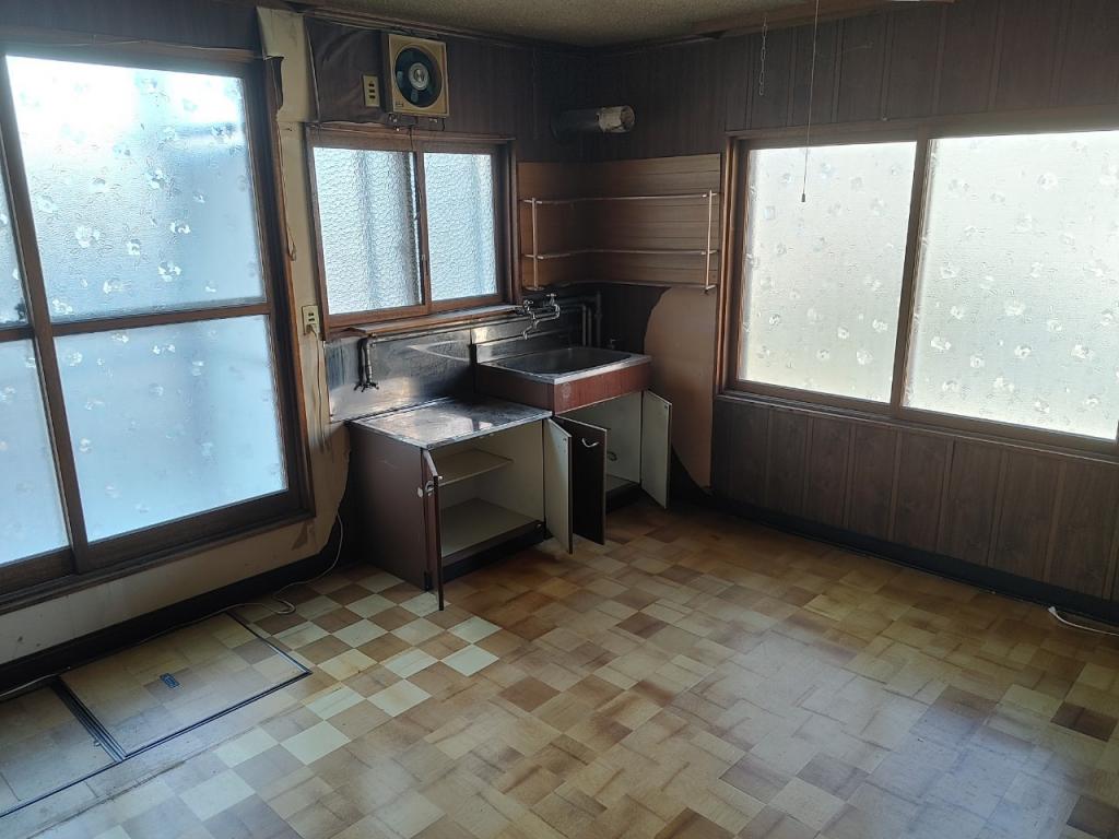 【価格改定】西５条南１３丁目　店舗付中古物件 内観