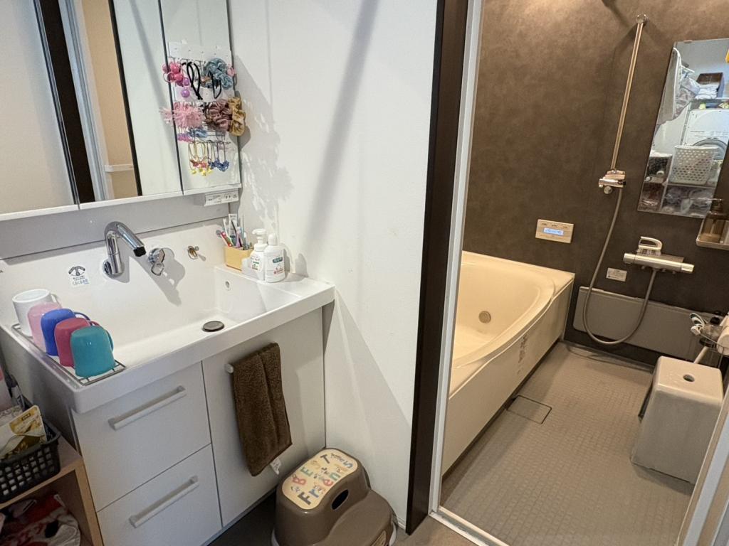 【太陽光パネル＆蓄電池装備！】稲田町東２線　【築浅】中古戸建 内観