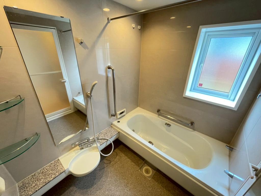 ※商談中※【一条工務店様施工の築浅平家♪】大空町４丁目　中古戸建 内観